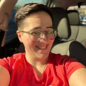 Meet your Posher, Abby